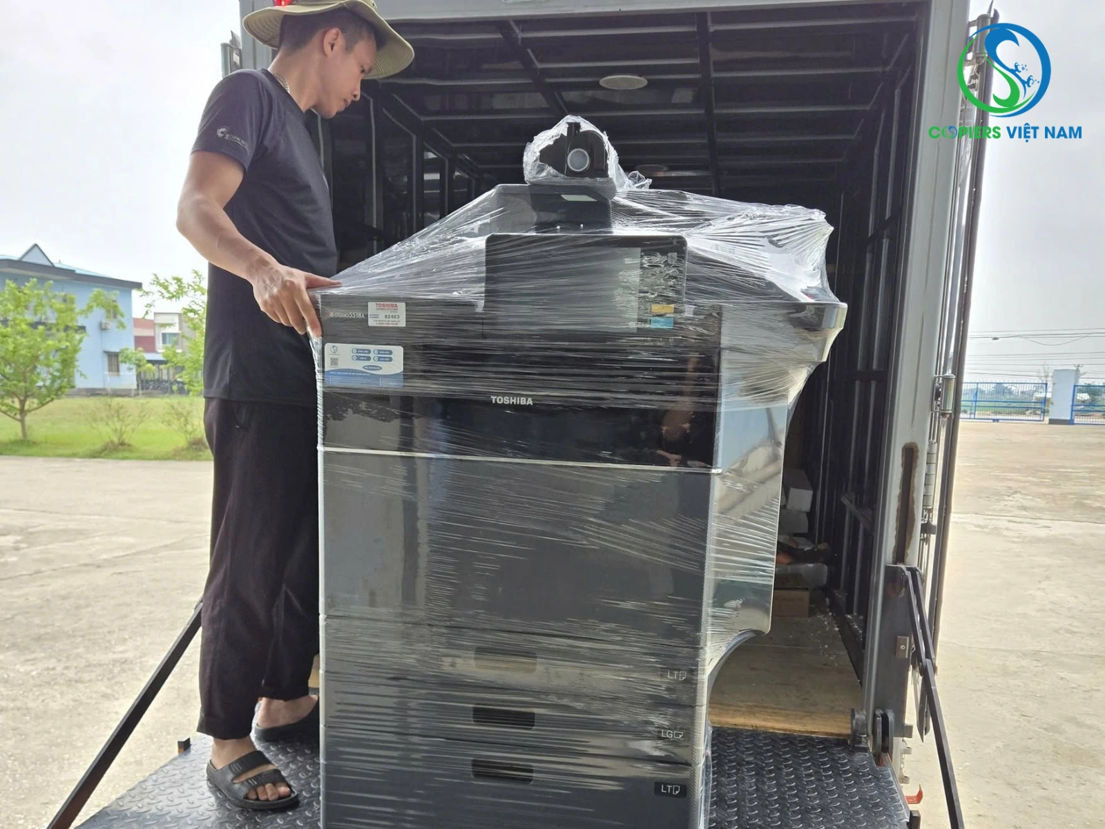 Hình ảnh lắp đặt máy photocopy màu